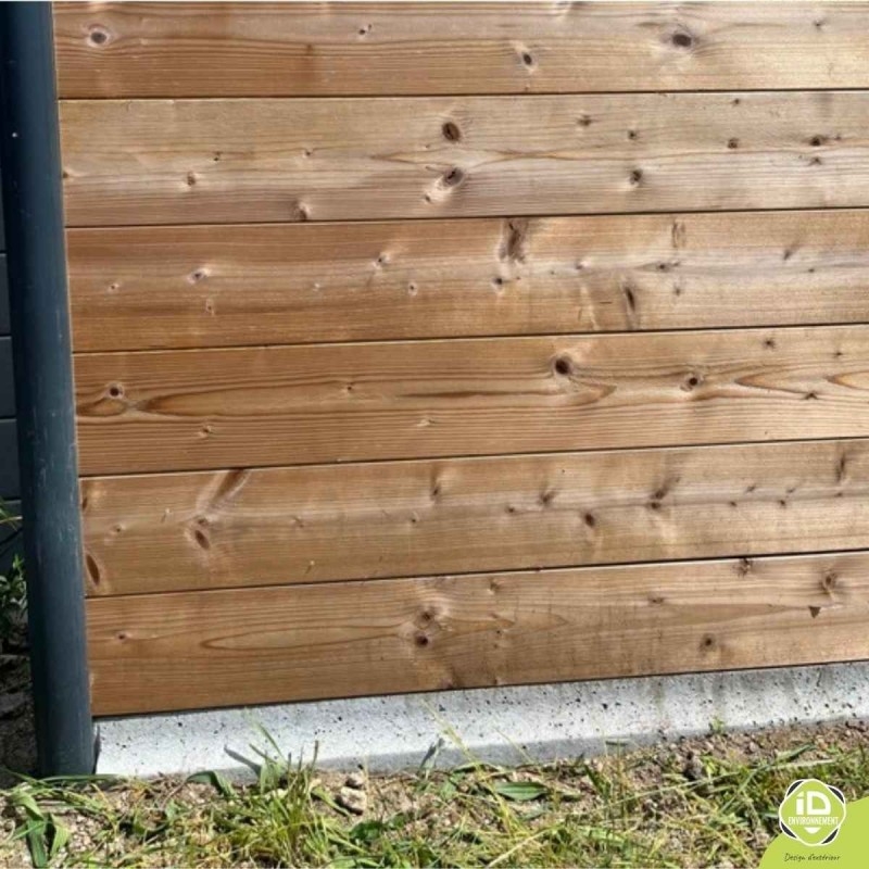 soubassement-beton-pied-cloture-253-lame-bois