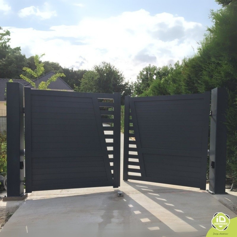 Portail-aluminium-ajoure-quartz