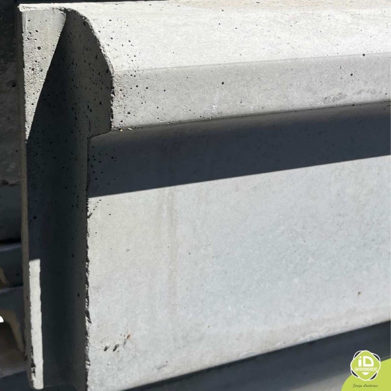 plaque-soubassement-beton-cloture-pleine-bois-demi-chaperon